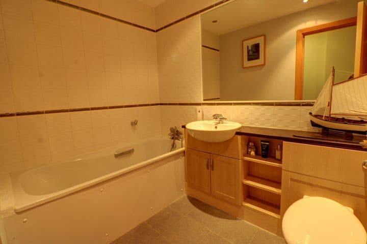 2 bedrooms apartment for sale in Newbury, United Kingdom - Image 10