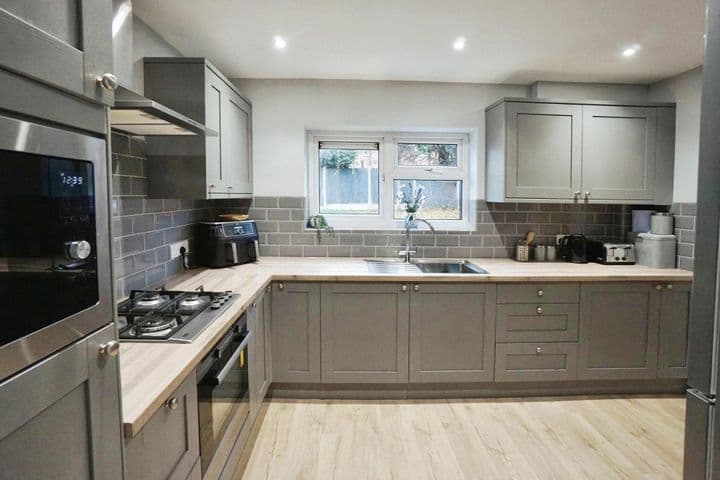 2 bedrooms house for sale in Wolverhampton, United Kingdom - Image 3