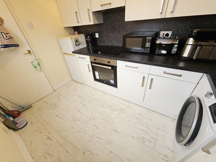 2 bedrooms apartment for sale in Manchester, United Kingdom - Image 9