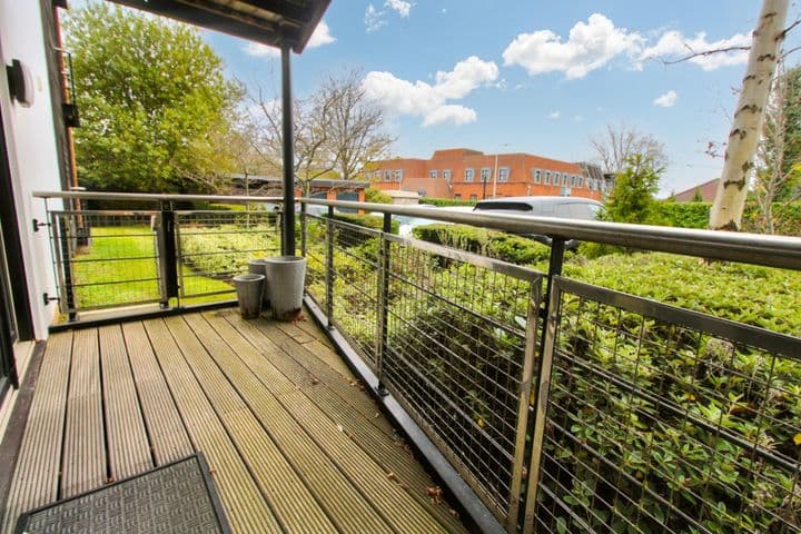 2 bedrooms apartment for sale in Newbury, United Kingdom - Image 6