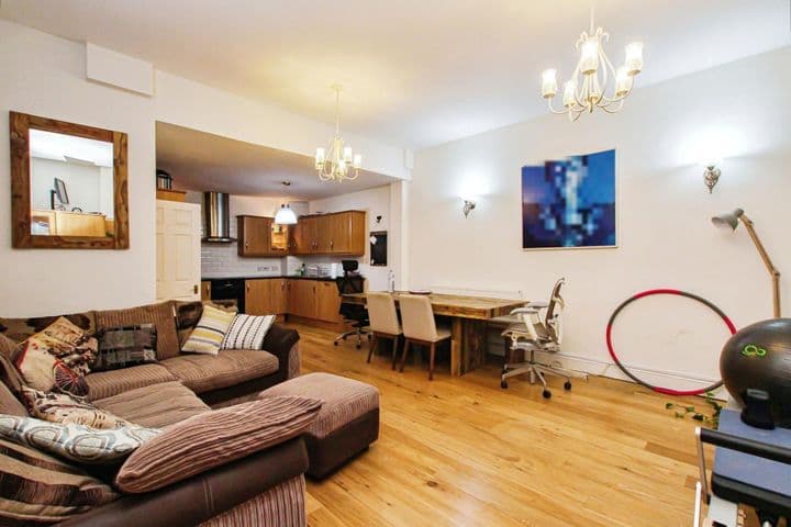 2 bedrooms apartment for sale in London, United Kingdom - Image 5