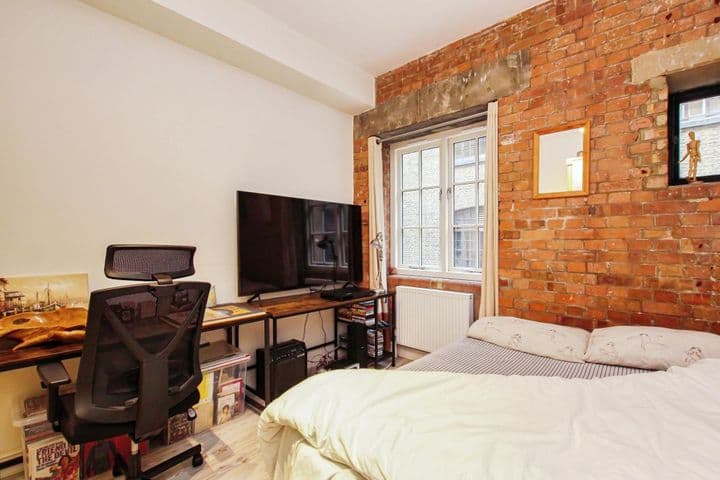 2 bedrooms apartment for sale in London, United Kingdom - Image 7