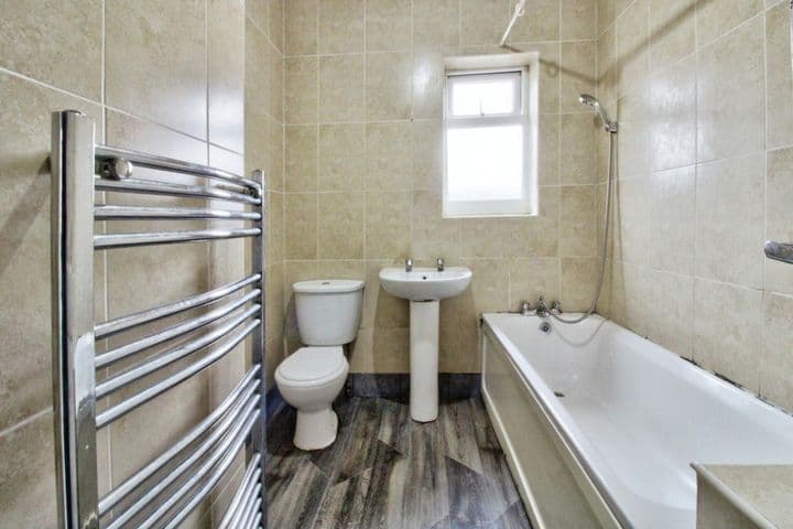 3 bedrooms house for sale in Rotherham, United Kingdom - Image 11