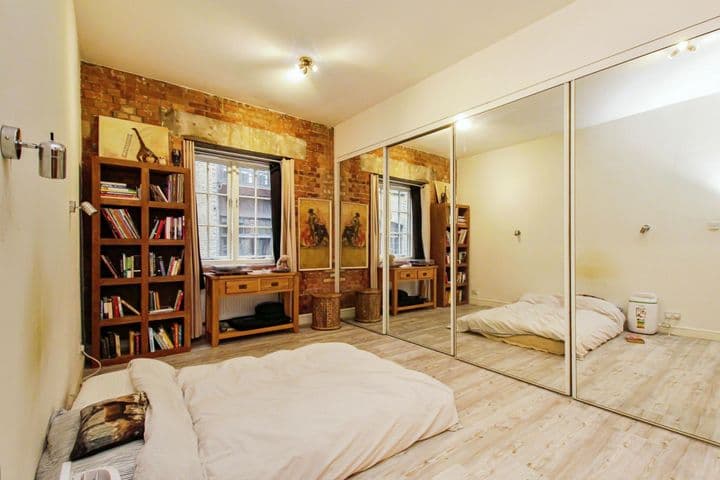 2 bedrooms apartment for sale in London, United Kingdom - Image 10