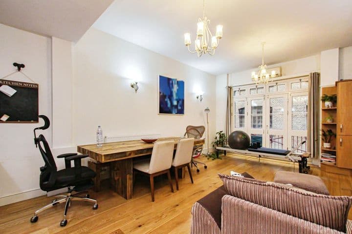 2 bedrooms apartment for sale in London, United Kingdom - Image 6