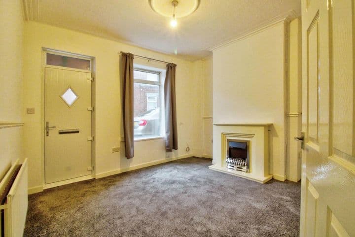 3 bedrooms house for sale in Rotherham, United Kingdom - Image 3