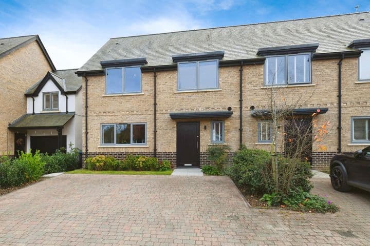 3 bedrooms house for sale in Harlow, United Kingdom - Image 2