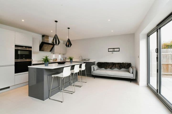 3 bedrooms house for sale in Harlow, United Kingdom - Image 5