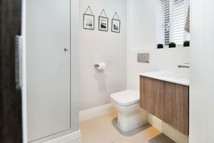 3 bedrooms house for sale in Harlow, United Kingdom - Image 11