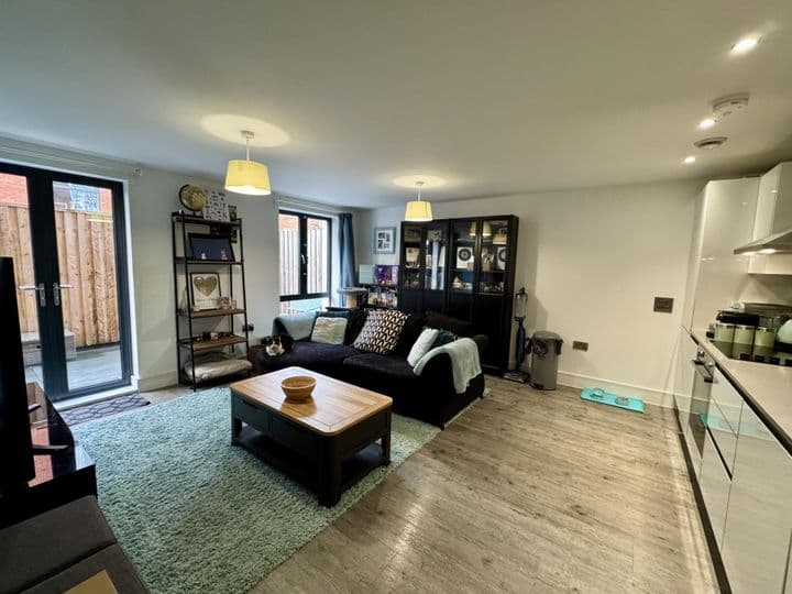 2 bedrooms apartment for sale in Birmingham, United Kingdom - Image 6