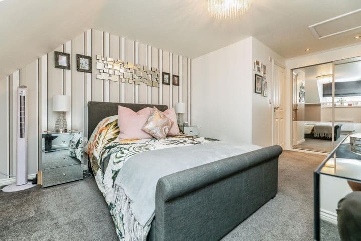 3 bedrooms house for sale in Barnsley, United Kingdom - Image 9