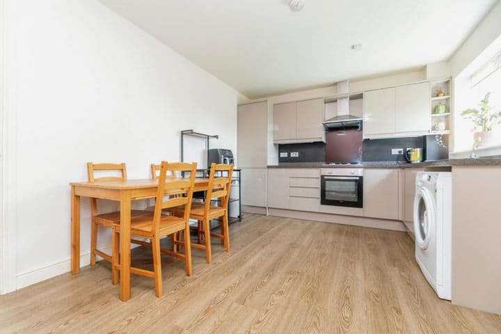 3 bedrooms house for sale in Barnsley, United Kingdom - Image 5