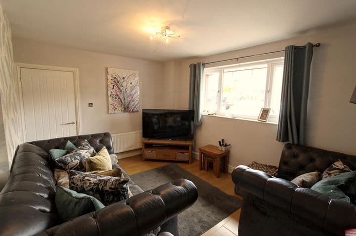 3 bedrooms house for sale in Walsall, United Kingdom - Image 3