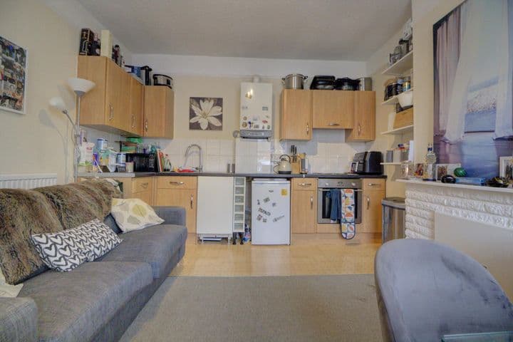 1 bedroom house for sale in Ashford, United Kingdom - Image 5