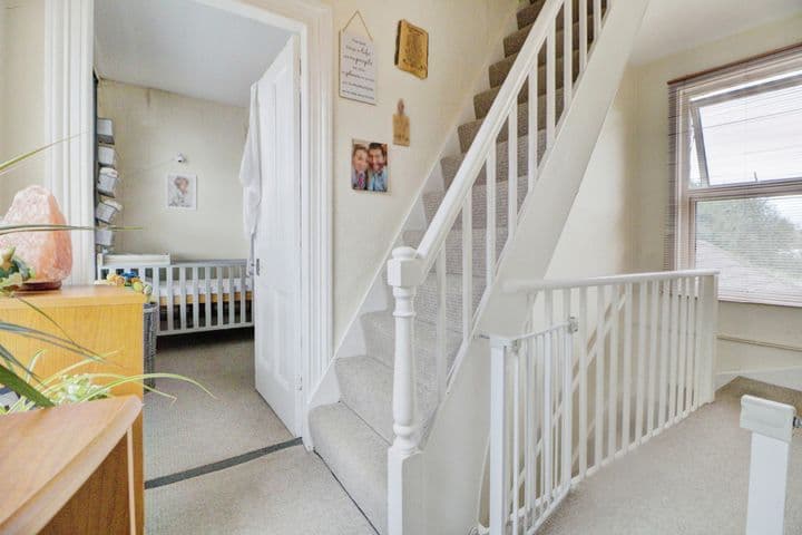 1 bedroom house for sale in Ashford, United Kingdom - Image 8