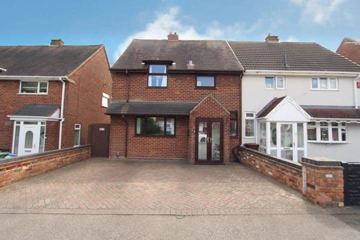 3 bedrooms house for sale in Walsall, United Kingdom - Image 2