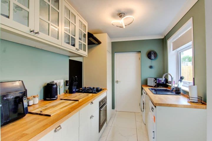 3 bedrooms house for sale in Neath Port Talbot, United Kingdom - Image 3