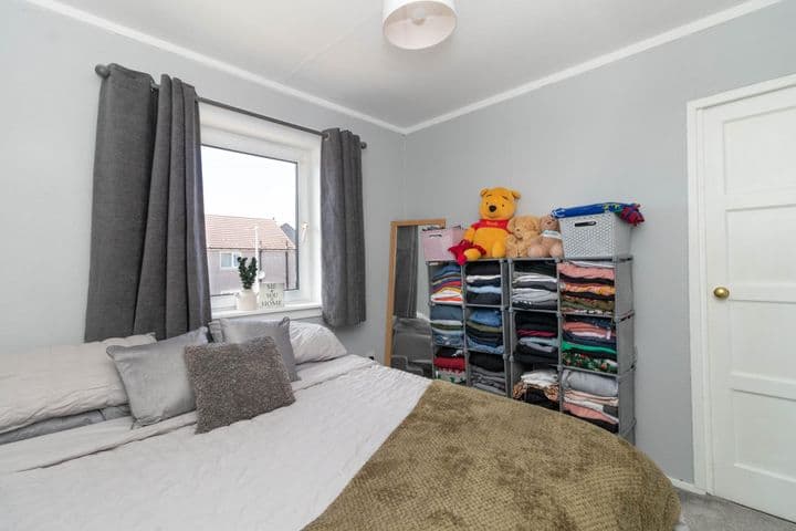 1 bedroom apartment for sale in Crieff, United Kingdom - Image 9