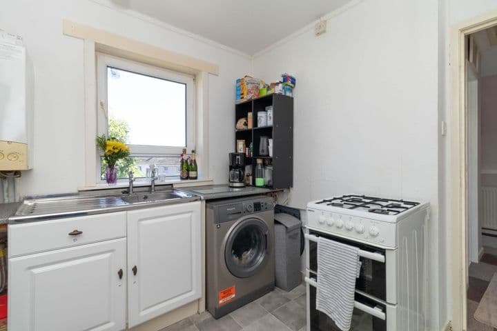 1 bedroom apartment for sale in Crieff, United Kingdom - Image 7