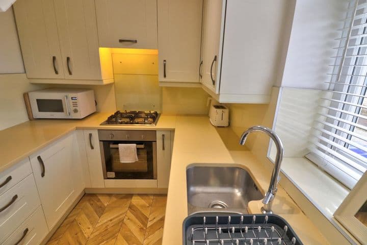 2 bedrooms house for sale in Ashton-Under-Lyne, United Kingdom - Image 4