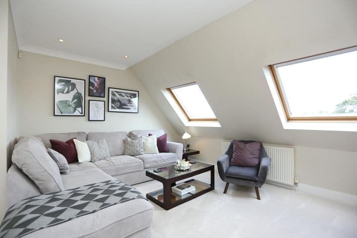 2 bedrooms apartment for sale in Bromley, United Kingdom - Image 3