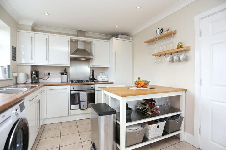 2 bedrooms apartment for sale in Bromley, United Kingdom - Image 4