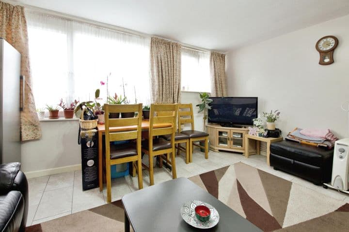 3 bedrooms house for sale in Woodford Green, United Kingdom - Image 6