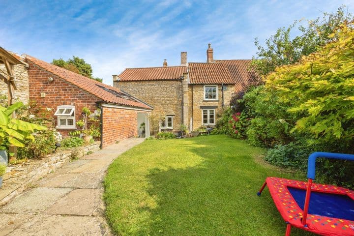 3 bedrooms house for sale in Waddington, United Kingdom - Image 2