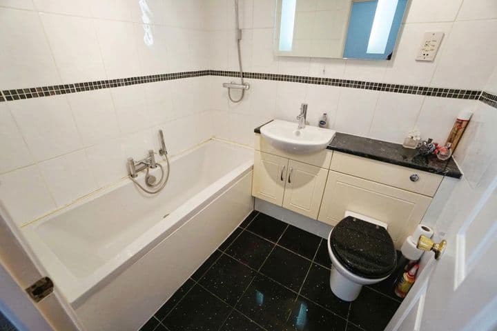 4 bedrooms house for sale in Willenhall, United Kingdom - Image 4