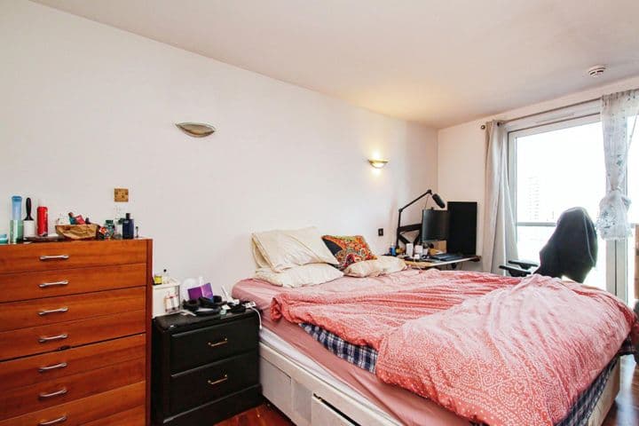 2 bedrooms apartment for sale in London, United Kingdom - Image 10