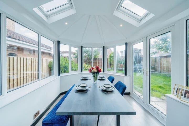 3 bedrooms house for sale in Warrington, United Kingdom - Image 2