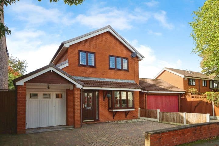 4 bedrooms house for sale in Willenhall, United Kingdom - Image 2