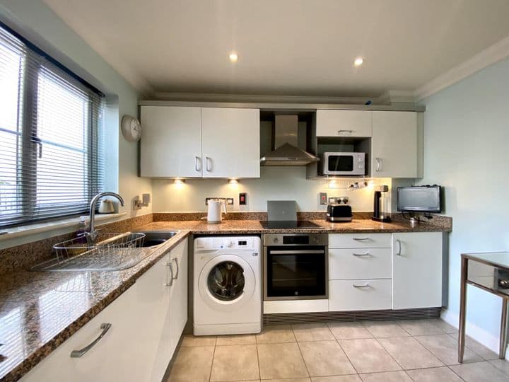 3 bedrooms house for sale in Rayleigh, United Kingdom - Image 3