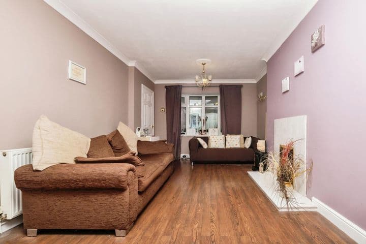 5 bedrooms house for sale in West Bromwich, United Kingdom - Image 4