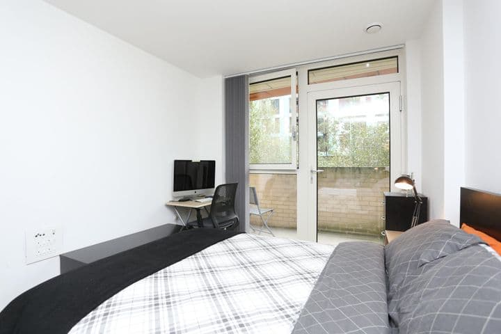 1 bedroom apartment for sale in London, United Kingdom - Image 10