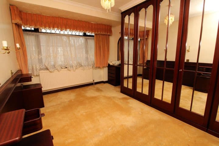 3 bedrooms house for sale in Dagenham, United Kingdom - Image 10