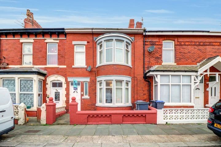 5 bedrooms house for sale in Blackpool, United Kingdom - Image 2