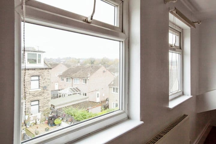 2 bedrooms house for sale in Halifax, United Kingdom - Image 10