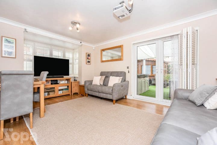 3 bedrooms house for sale in Gravesend, United Kingdom - Image 2