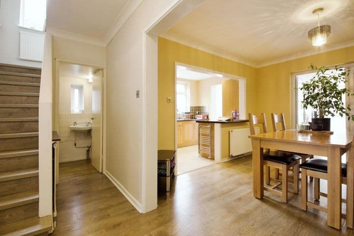 4 bedrooms house for sale in London, United Kingdom - Image 3