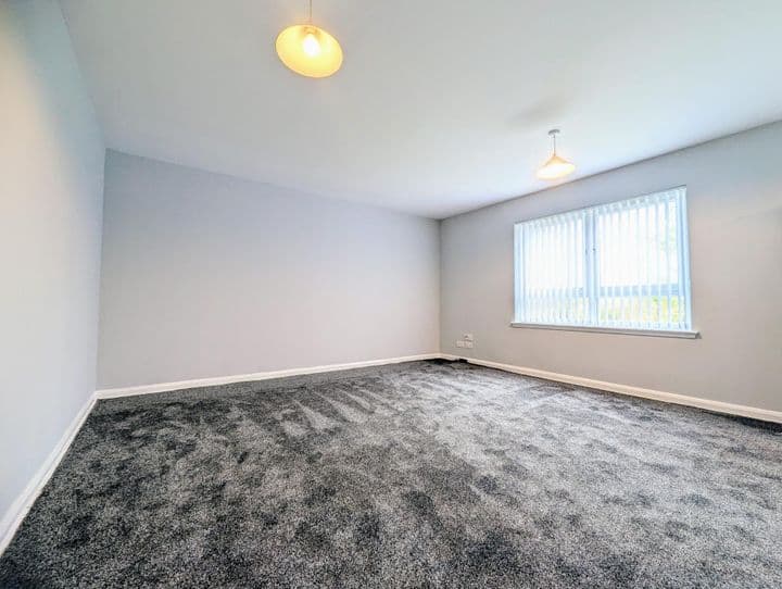 2 bedrooms apartment for sale in Lanark, United Kingdom - Image 3