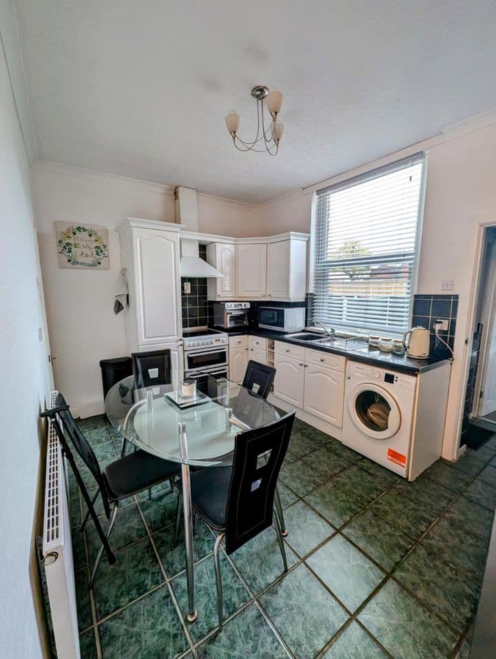 2 bedrooms house for sale in Manchester, United Kingdom - Image 5
