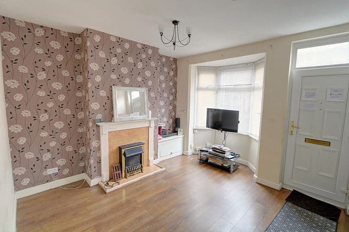 3 bedrooms house for sale in Wednesbury, United Kingdom - Image 3