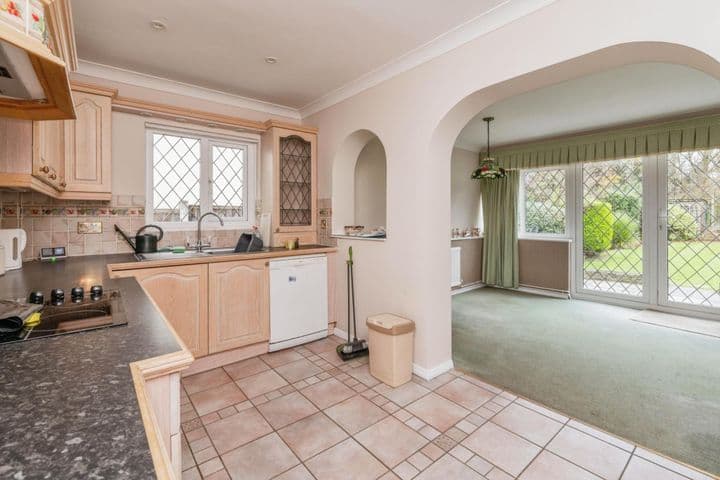 3 bedrooms house for sale in Basildon, United Kingdom - Image 7