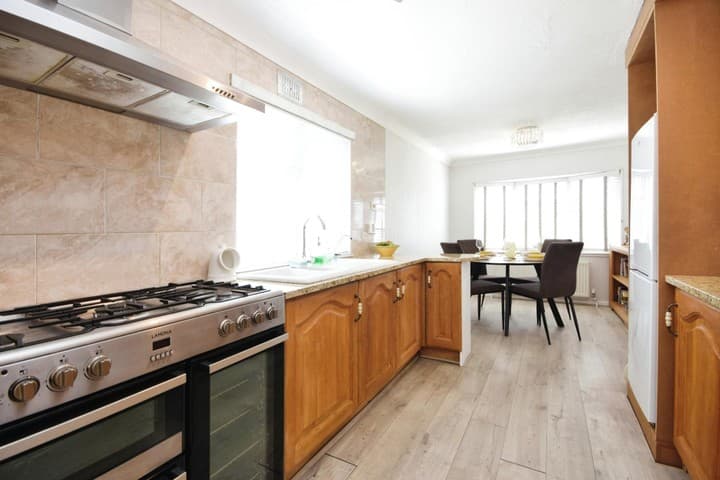 2 bedrooms other for sale in Chelmsford, United Kingdom - Image 8