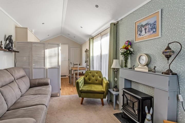 2 bedrooms other for sale in Dorking, United Kingdom - Image 6