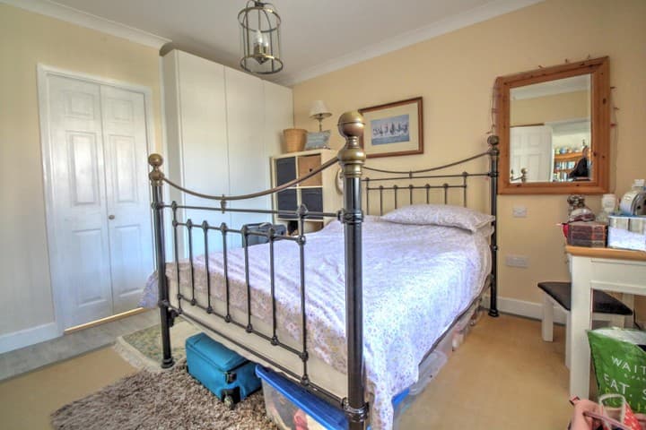 1 bedroom house for sale in Chichester, United Kingdom - Image 10