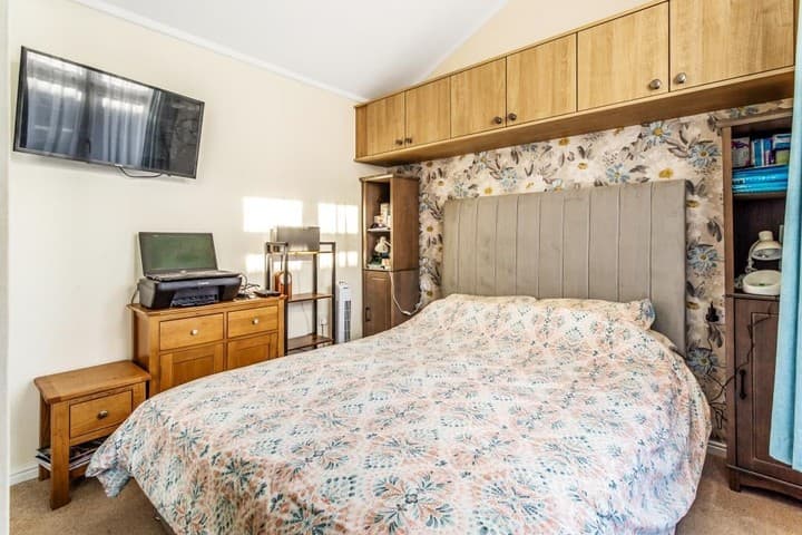 2 bedrooms other for sale in Dorking, United Kingdom - Image 8