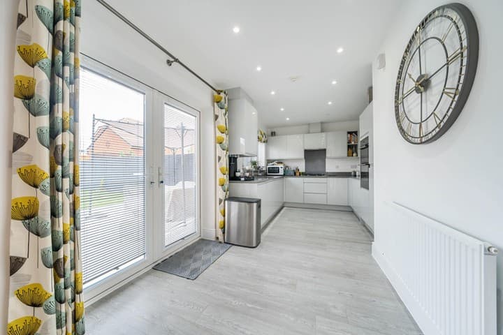 5 bedrooms house for sale in Tadley, United Kingdom - Image 4