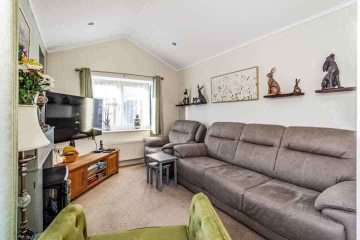 2 bedrooms other for sale in Dorking, United Kingdom - Image 4